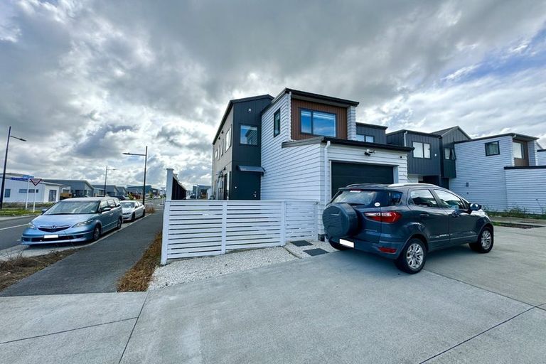 Photo of property in 38 Parahau Road, Papakura, 2110