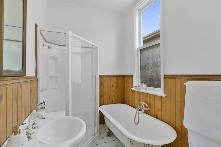 Photo of property in 142 Clyde Street, Island Bay, Wellington, 6023