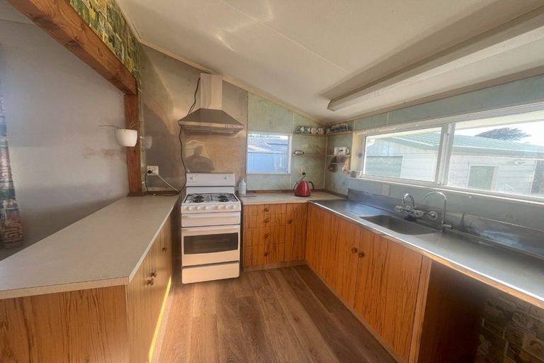 Photo of property in 5 Sanders Avenue, Westown, New Plymouth, 4310