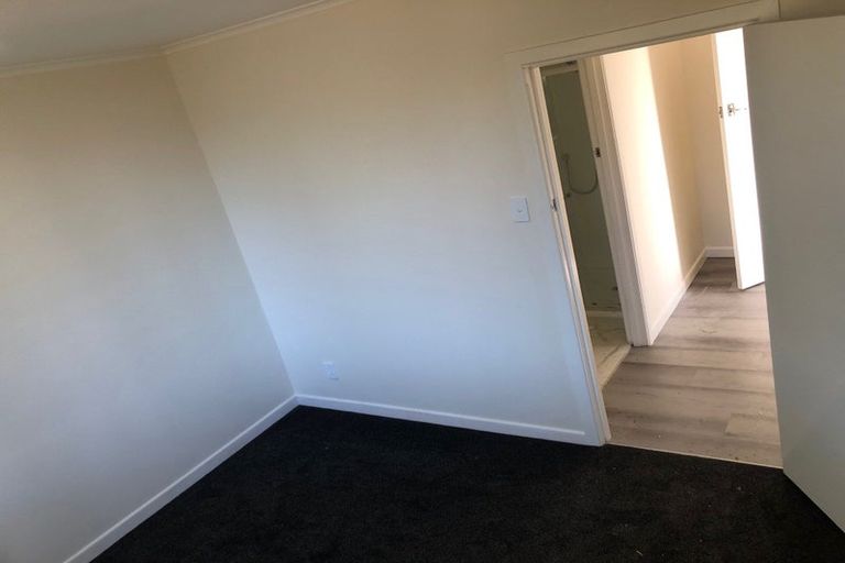 Photo of property in 75 Awaroa Road, Sunnyvale, Auckland, 0612