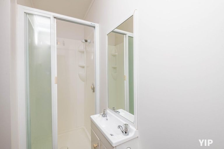 Photo of property in 4 Meadowcroft Grove, Johnsonville, Wellington, 6037