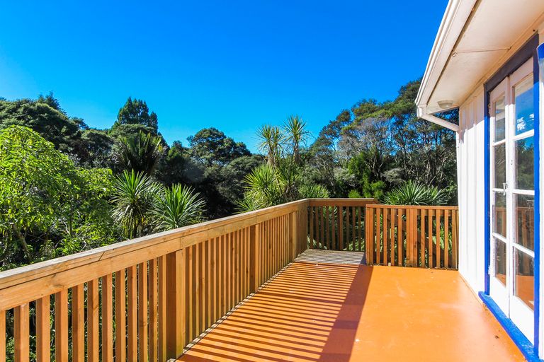 Photo of property in 21 Kauri Loop Road, Oratia, Auckland, 0604