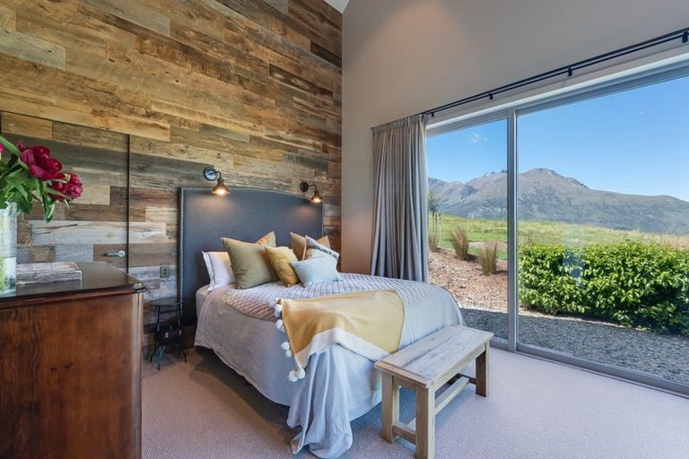 Photo of property in 92 Threepwood Road, Lake Hayes, Queenstown, 9371