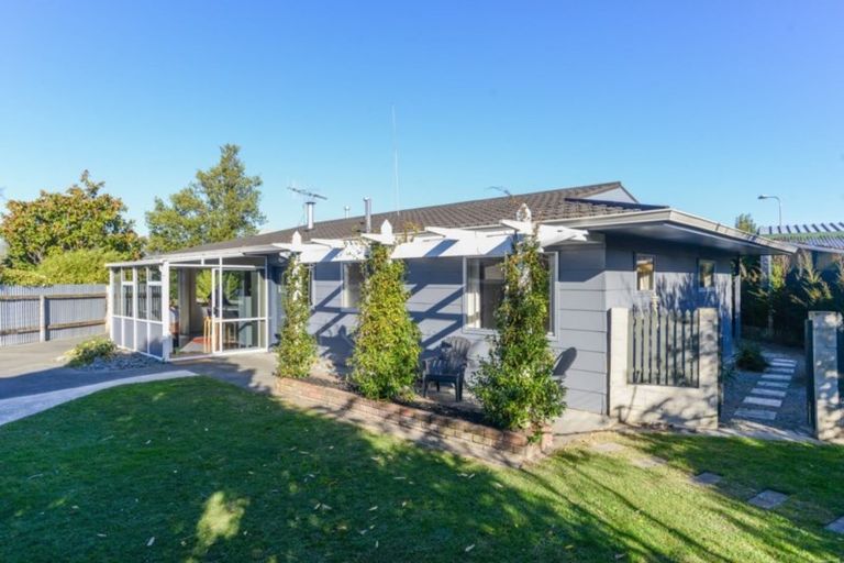 Photo of property in 22 Glamorgan Avenue, Tamatea, Napier, 4112