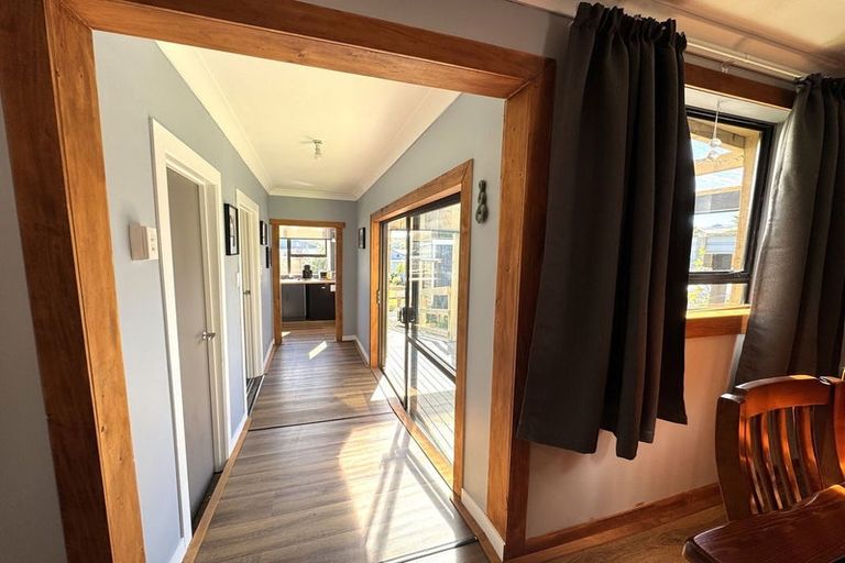 Photo of property in 33 Main Road, Owaka, 9535