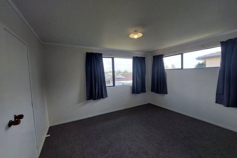 Photo of property in 2/19 Silver Creek Road, Weymouth, Auckland, 2103