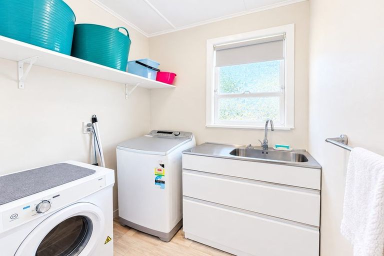 Photo of property in 5 Limbrick Street, Waipawa, 4210