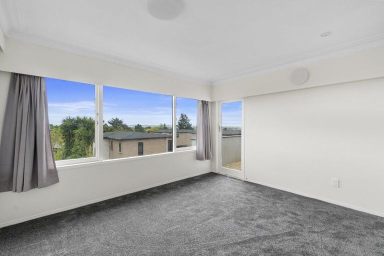 Photo of property in 46 Redoubt Road, Goodwood Heights, Auckland, 2105