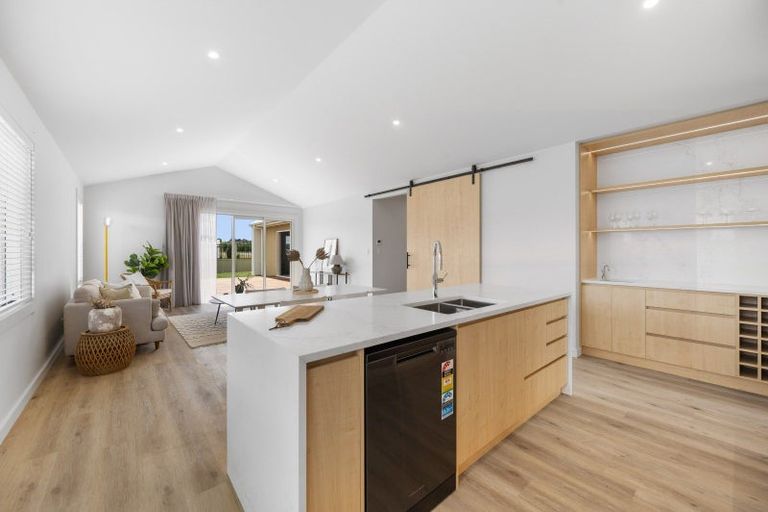 Photo of property in 102 Pelorus Avenue, Poraiti, Napier, 4182