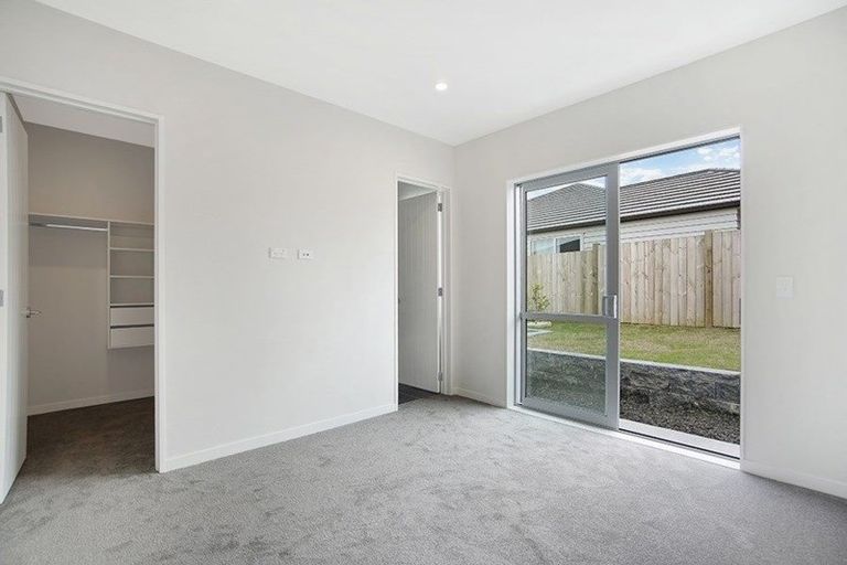 Photo of property in 75d Twin Parks Rise, Papakura, 2582