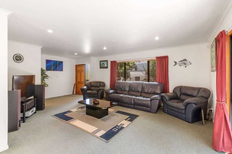 Photo of property in 19 Donald Street, Stanmore Bay, Whangaparaoa, 0932