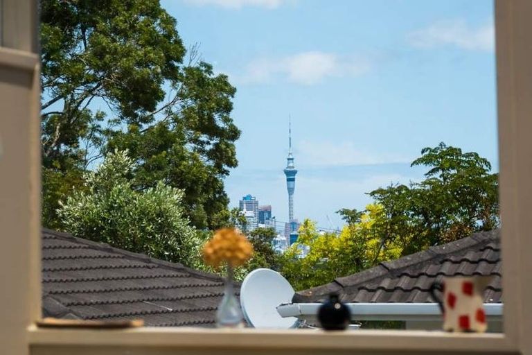 Photo of property in 1/38 Onepoto Road, Hauraki, Auckland, 0622