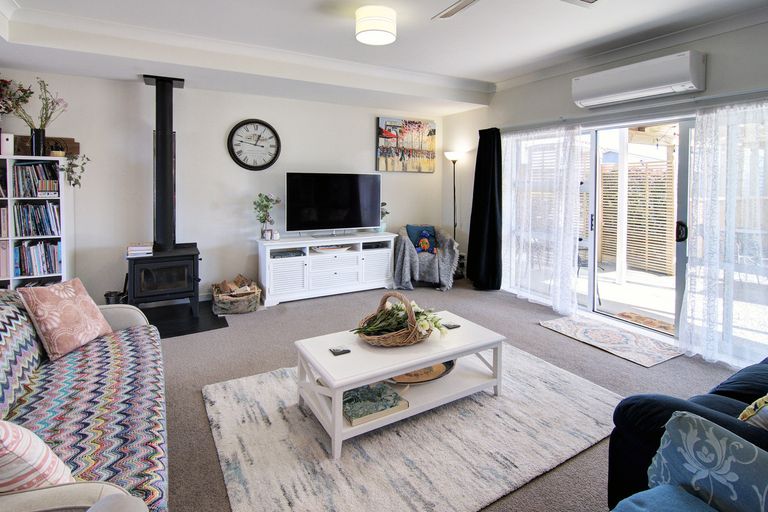 Photo of property in 1/26 Roberts Road, Lansdowne, Masterton, 5810