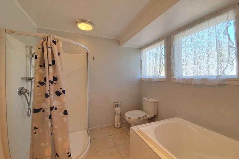 Photo of property in 133 Riverpark Crescent, Henderson, Auckland, 0610