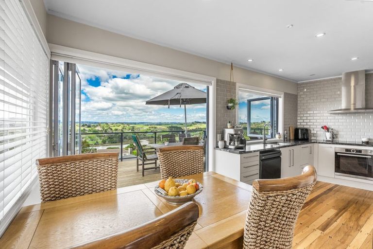 Photo of property in 137 Sandspit Road, Shelly Park, Auckland, 2014