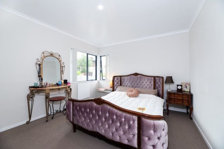 Photo of property in 4 Elder Place, Massey, Auckland, 0614