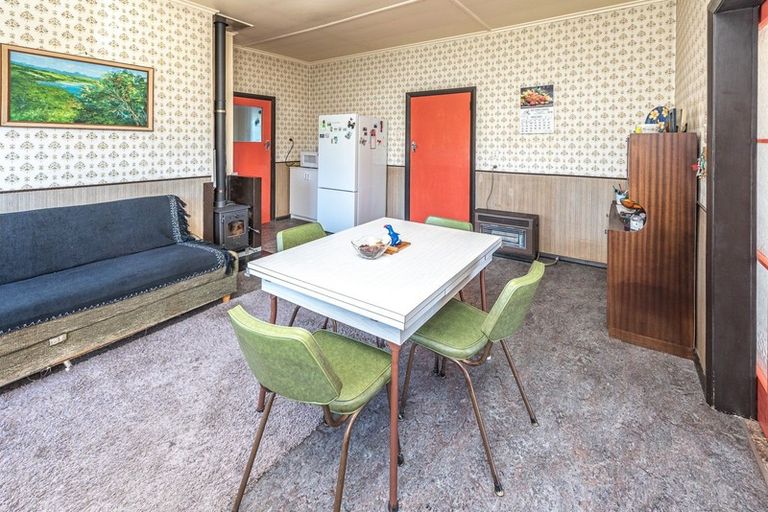 Photo of property in 1 Nikau Street, Tawhero, Whanganui, 4501