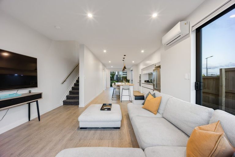 Photo of property in 82 Tarapuka Road, Westgate, Auckland, 0814