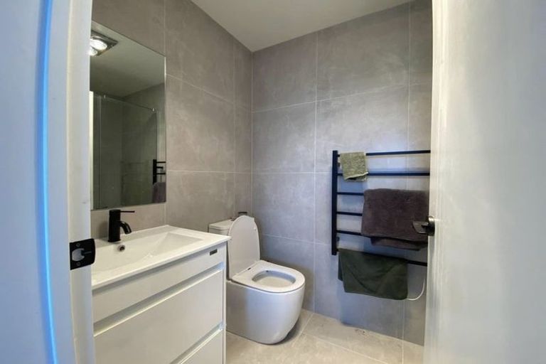 Photo of property in 2/103 Flanshaw Road, Te Atatu South, Auckland, 0610