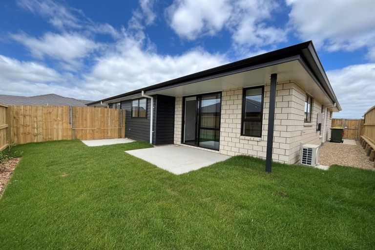 Photo of property in 44 Waruhia Crescent, Rototuna North, 3281