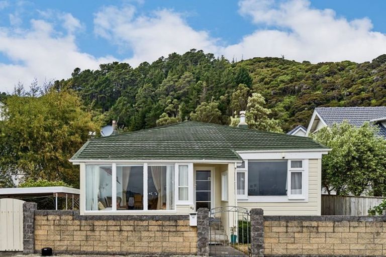 Photo of property in 45 Marine Parade, Eastbourne, Lower Hutt, 5013