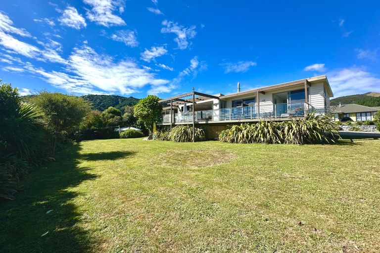 Photo of property in 21 Nyhane Drive, Ligar Bay, Takaka, 7183