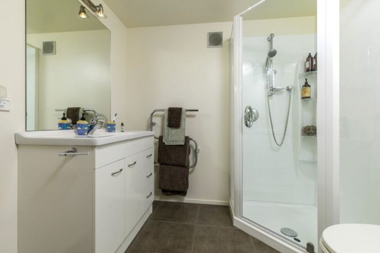 Photo of property in 42 Waitea Road, Muriwai, Waimauku, 0881