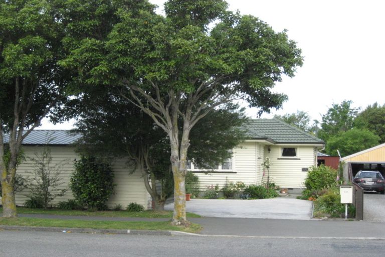Photo of property in 64 Cutts Road, Russley, Christchurch, 8042
