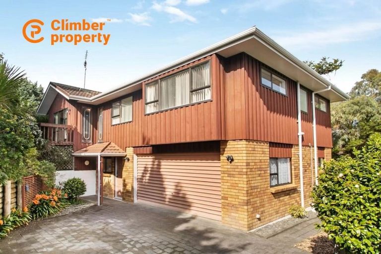 Photo of property in 2/30 Honeysuckle Lane, Mairangi Bay, Auckland, 0630