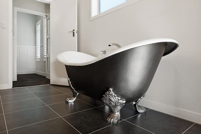 Photo of property in 19 Buller Street, New Plymouth, 4310