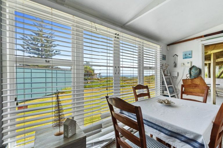Photo of property in 285 Pukehina Parade, Pukehina, 3189