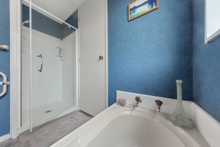 Photo of property in 12 Sandgate Avenue, Botany Downs, Auckland, 2010