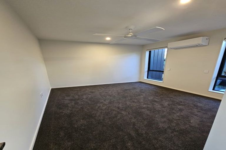 Photo of property in 54a Allington Road, Massey, Auckland, 0614