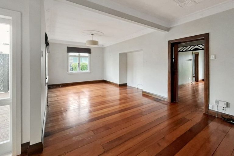 Photo of property in 38 Guy Avenue, Takaro, Palmerston North, 4410