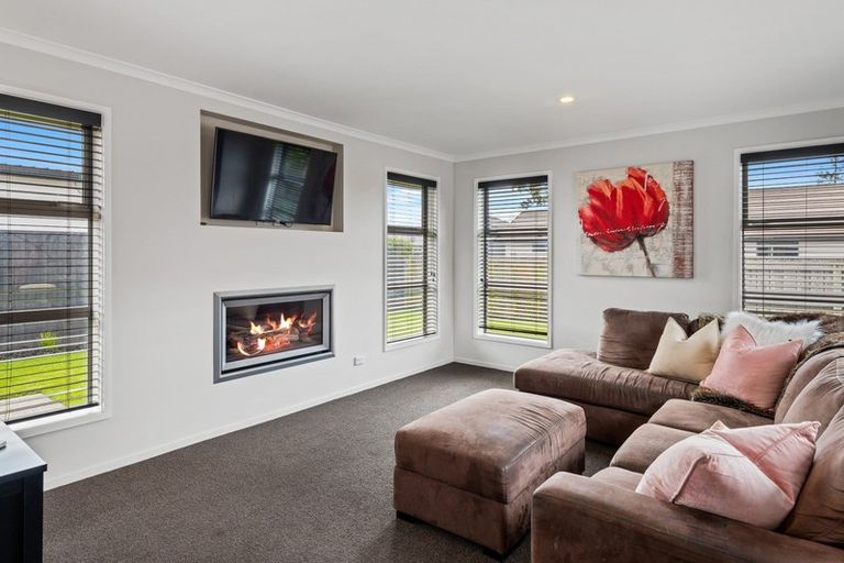 Photo of property in 16d Crown Close, Prebbleton, 7604