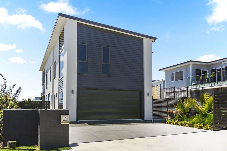 Photo of property in 9 Bayly Road, Moturoa, New Plymouth, 4310