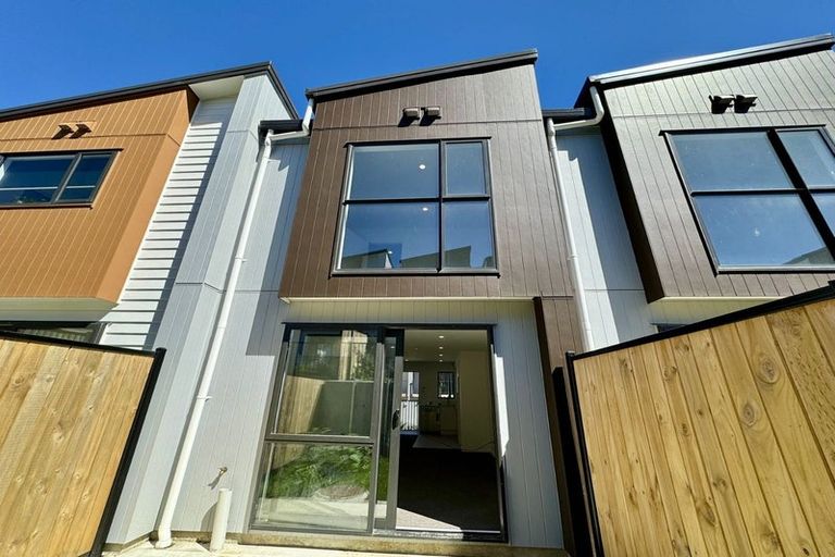 Photo of property in 8 Raupeti Lane, Henderson, Auckland, 0612