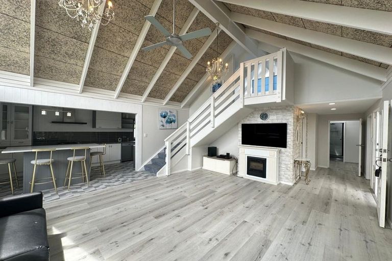 Photo of property in 47a Taikata Road, Te Atatu Peninsula, Auckland, 0610