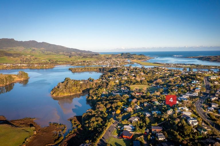 Photo of property in 4 Robertson Street, Raglan, 3225