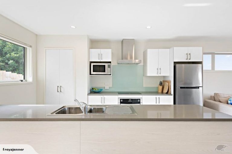 Photo of property in 18 Brownlee Place, Pukekohe, 2120