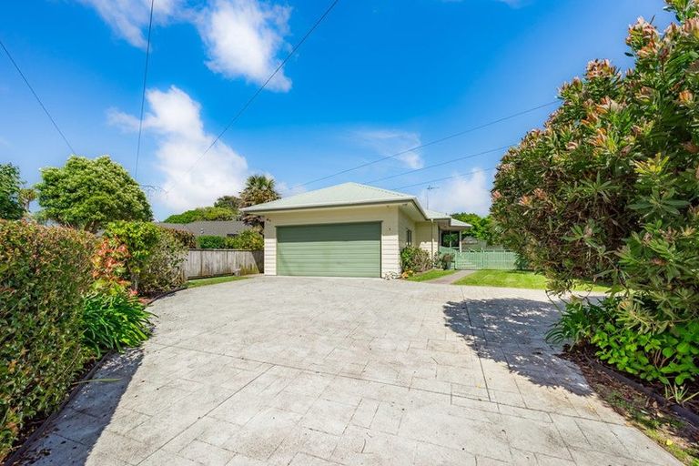 Photo of property in 9 Hurworth Grove, Waikanae, 5036