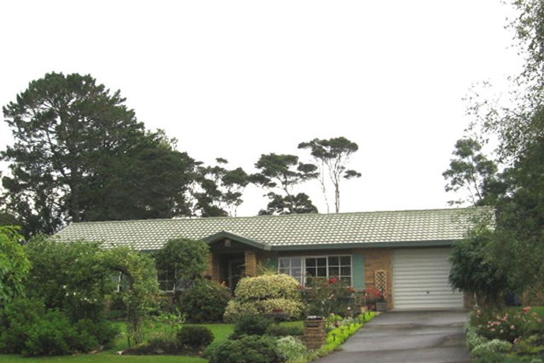 Photo of property in 43 Waimoko Glen, Swanson, Auckland, 0612