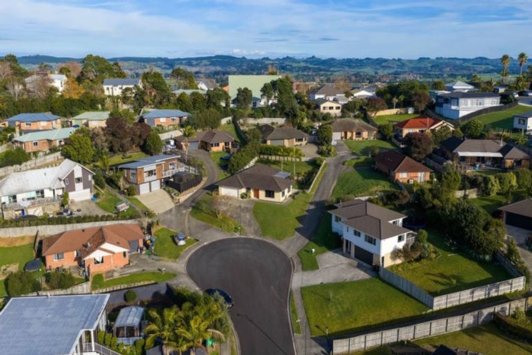 Photo of property in 40 Te Kauri Place, Helensville, 0800