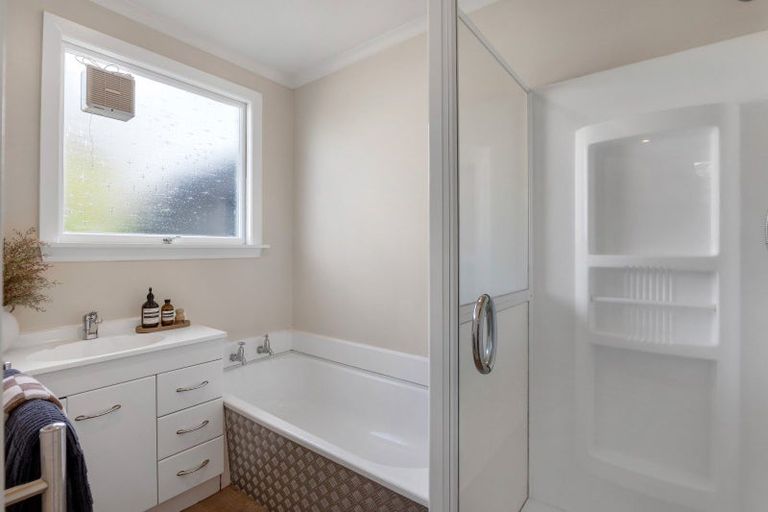 Photo of property in 1/33 Searells Road, Strowan, Christchurch, 8052