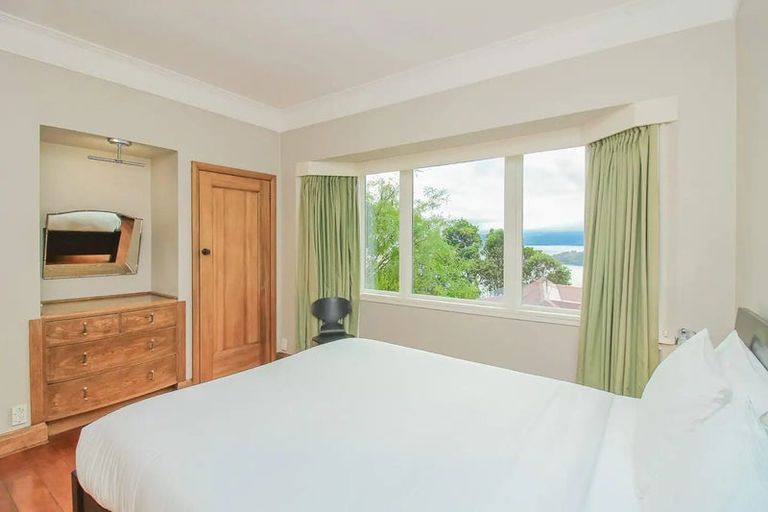 Photo of property in 13 Thane Road, Roseneath, Wellington, 6011