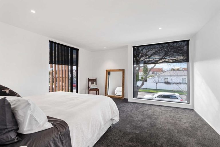 Photo of property in 74 Merivale Lane, Merivale, Christchurch, 8014