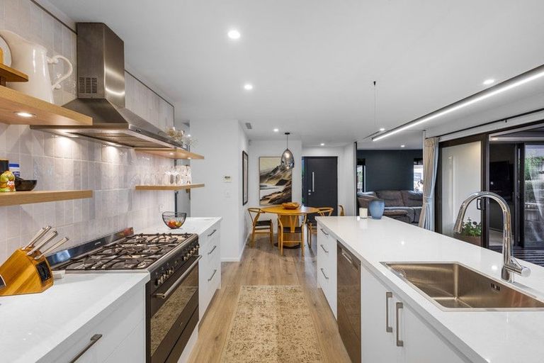 Photo of property in 8 Whitburn Avenue, Halswell, Christchurch, 8025