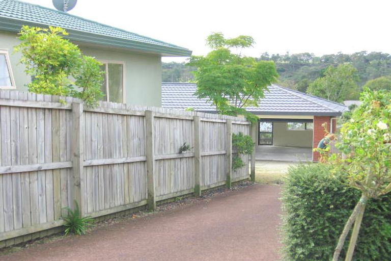 Photo of property in 16 Lasque Place, Glen Eden, Auckland, 0602