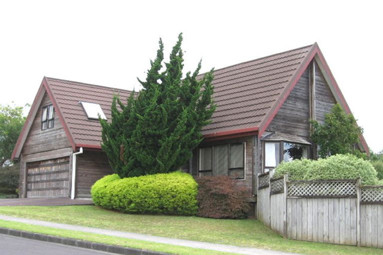 Photo of property in 20 Bernleigh Terrace, West Harbour, Auckland, 0618
