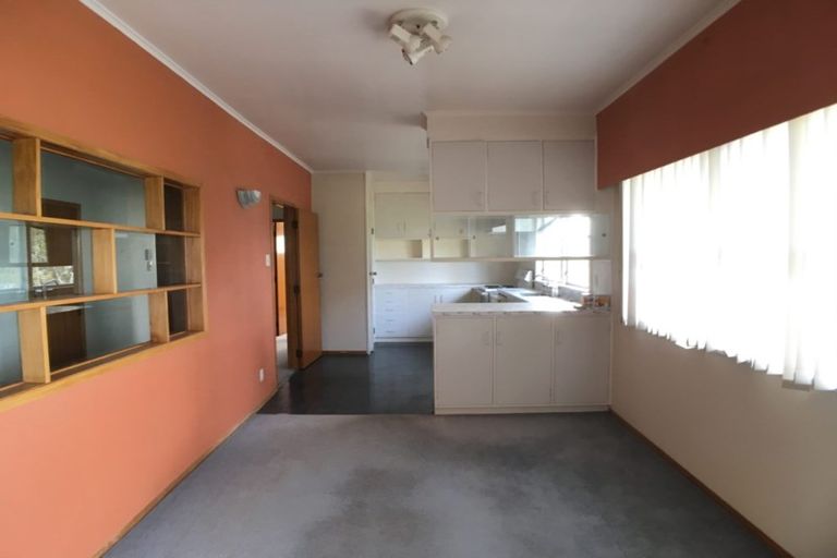 Photo of property in 38 Beaubank Road, Kelston, Auckland, 0602